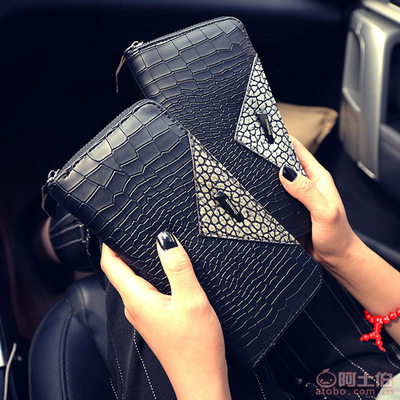 時尚與功能并存 新款女士長款手拿包選購指南